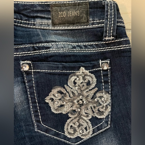 ZCo Women's Distressed Dark Blue Cropped Jeans with embellished back pockets - Picture 10 of 11